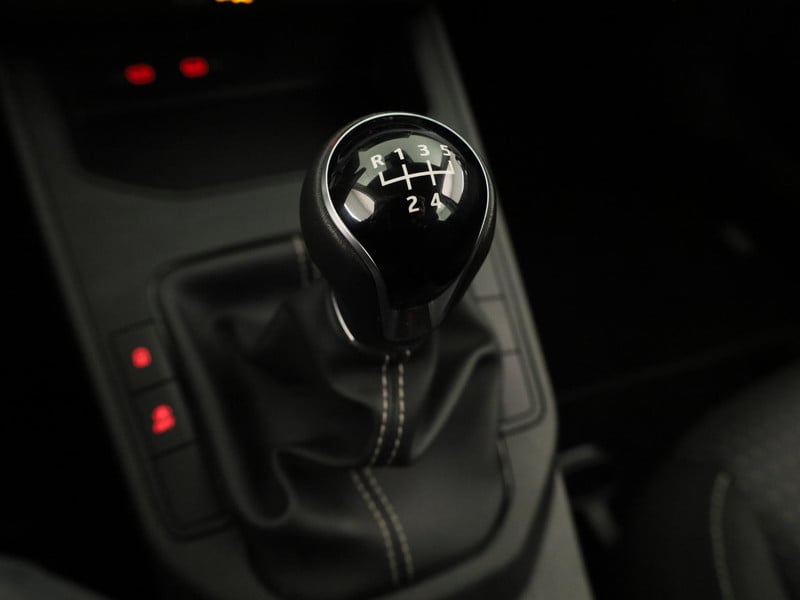 52809337-24.jpg