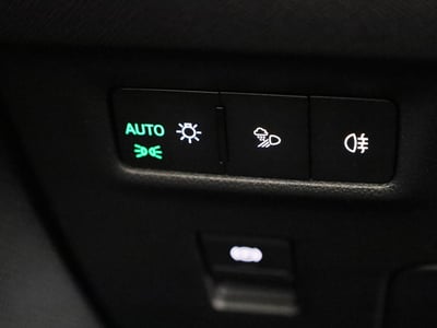 52820094-29.jpg