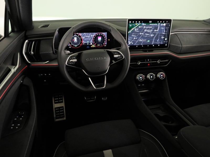 52822220-5.jpg