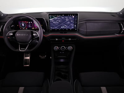 52823595-5.jpg