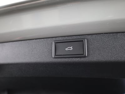 52878500-16.jpg