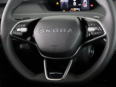 52878500-23.jpg