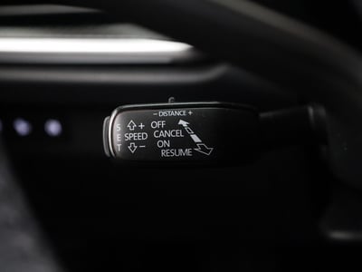 52886620-25.jpg
