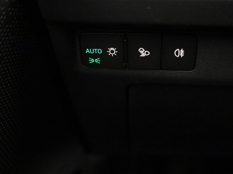 52886952-37.jpg