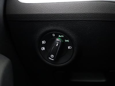 52898884-30.jpg