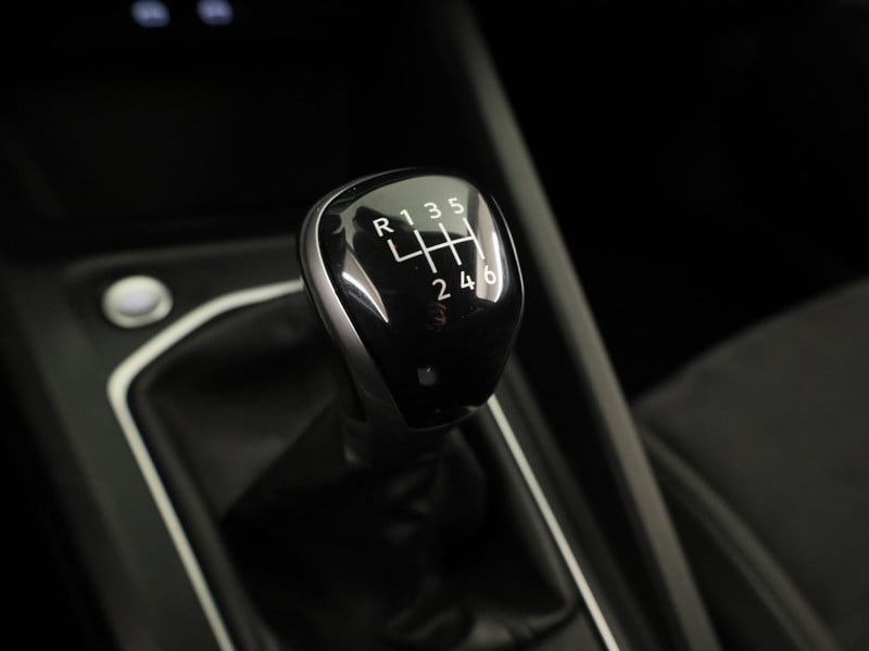 52900667-26.jpg