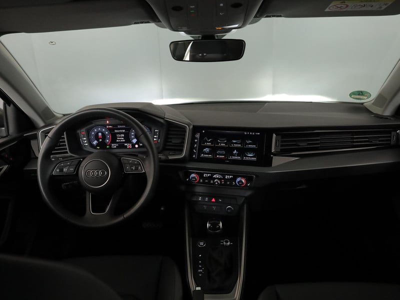 52959013-6.jpg