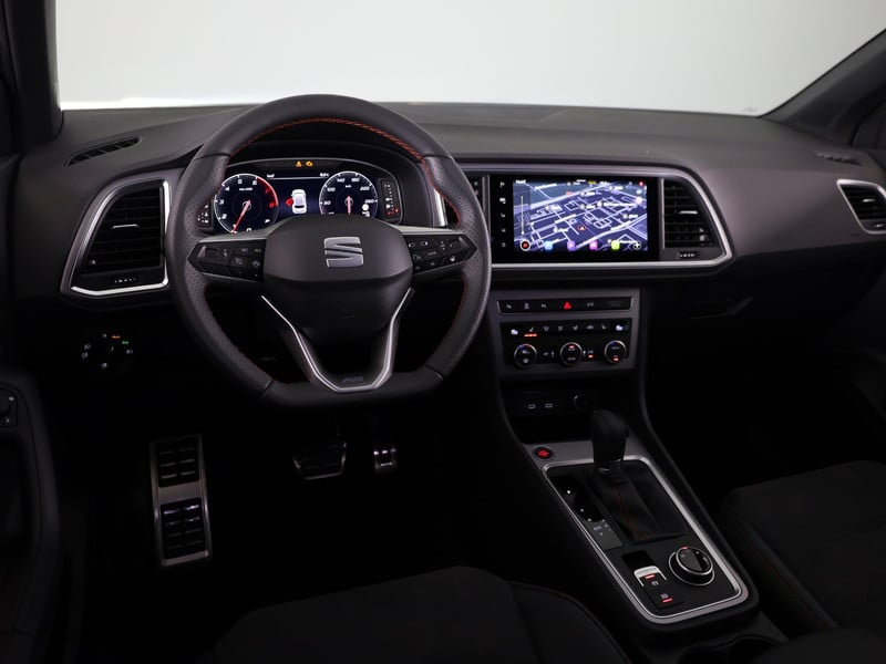 53020730-7.jpg