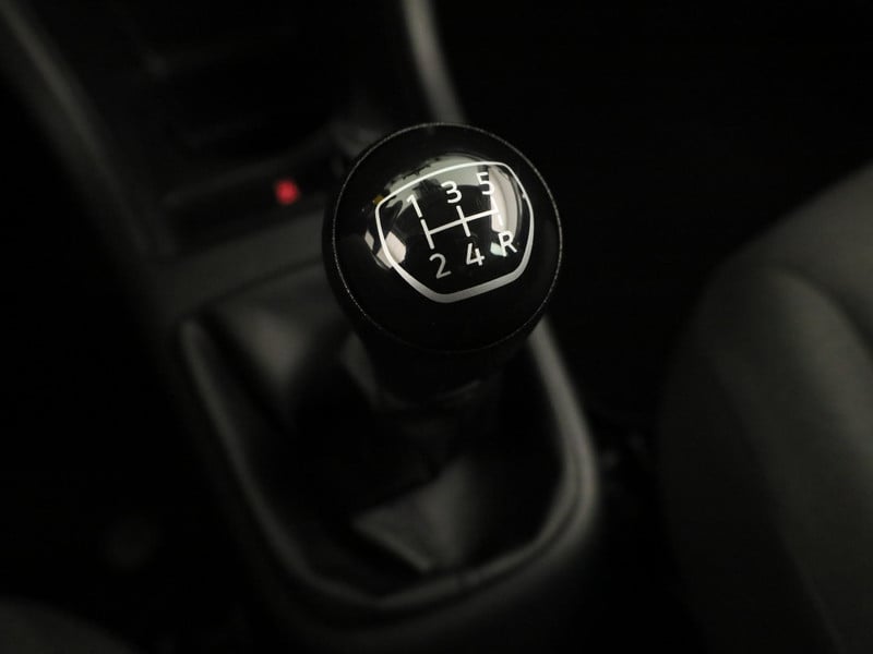 53032677-20.jpg