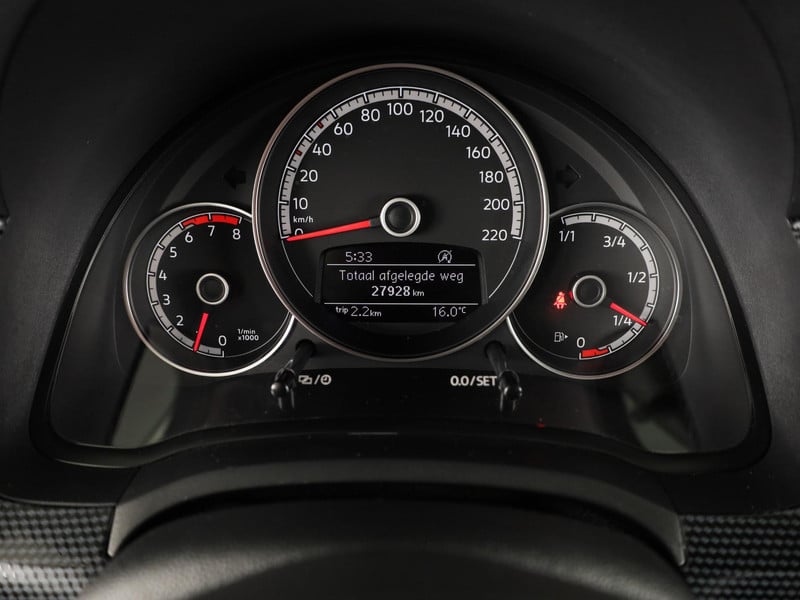 53032677-8.jpg