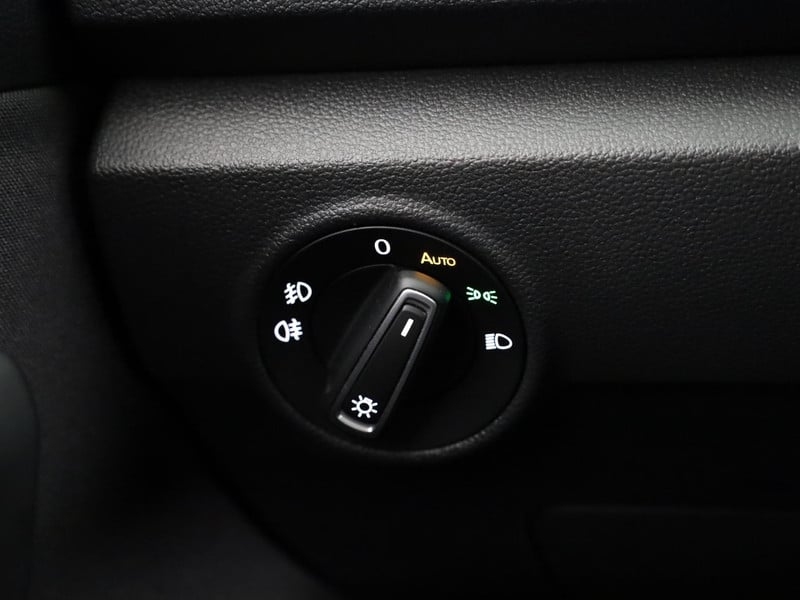 53043978-29.jpg