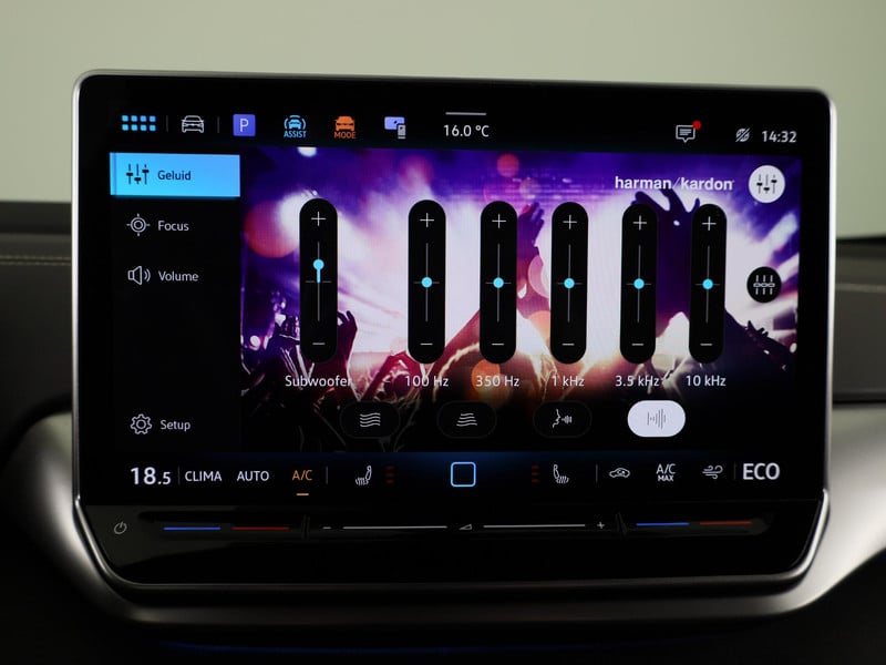 53136517-16.jpg