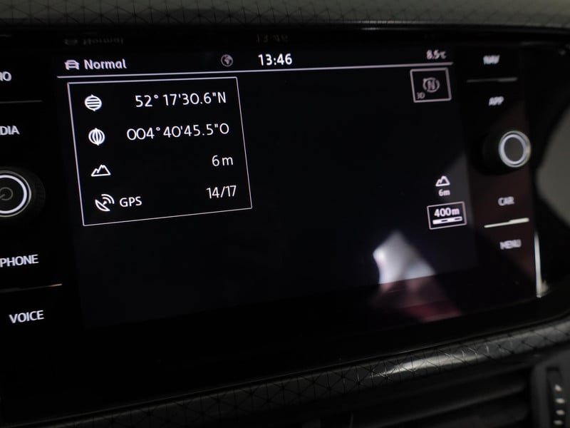 53202664-12.jpg