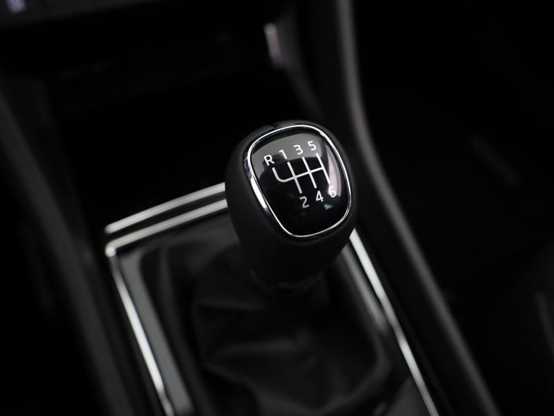 53351434-11.jpg