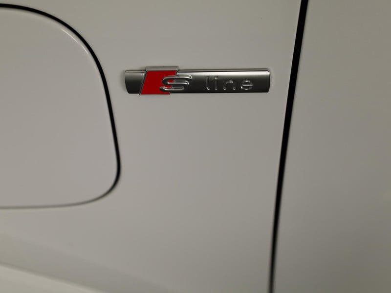 53365534-39.jpg