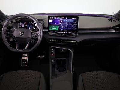 53389564-5.jpg