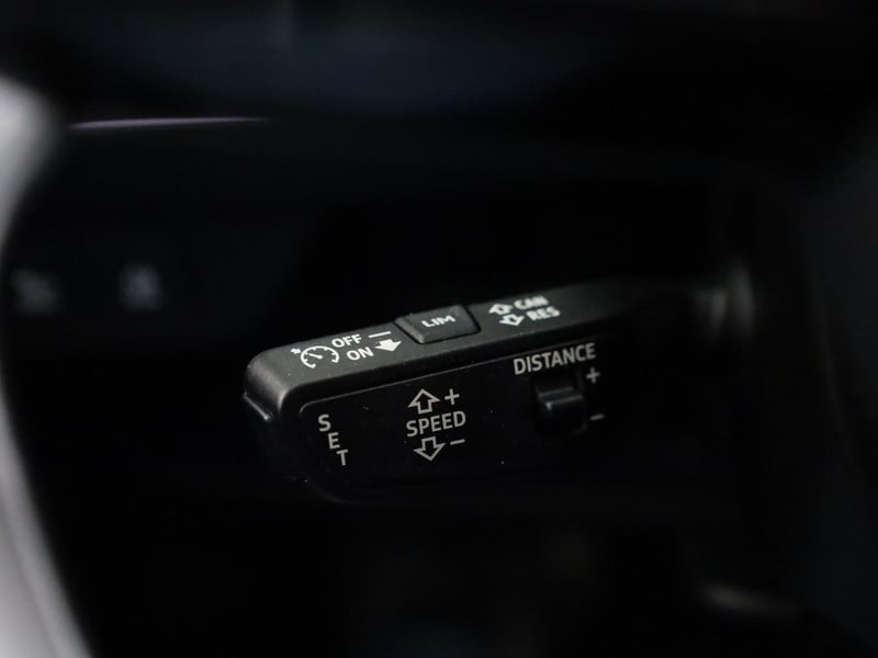 53390792-27.jpg