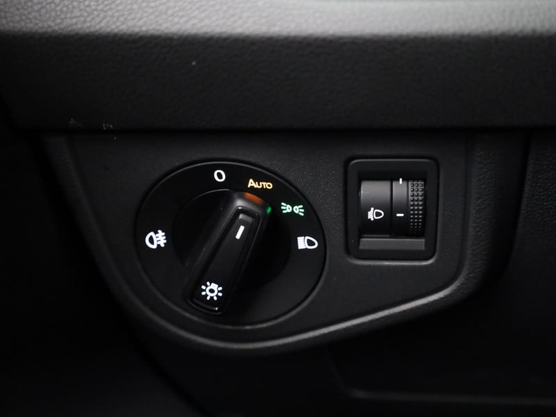 53397204-28.jpg