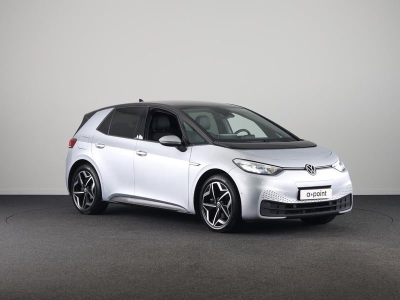 53482418-5.jpg