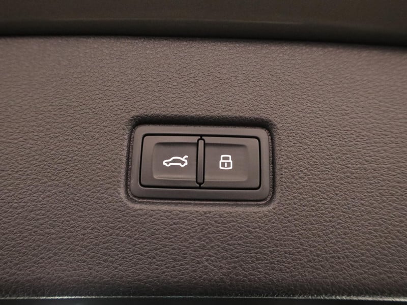 53496879-23.jpg