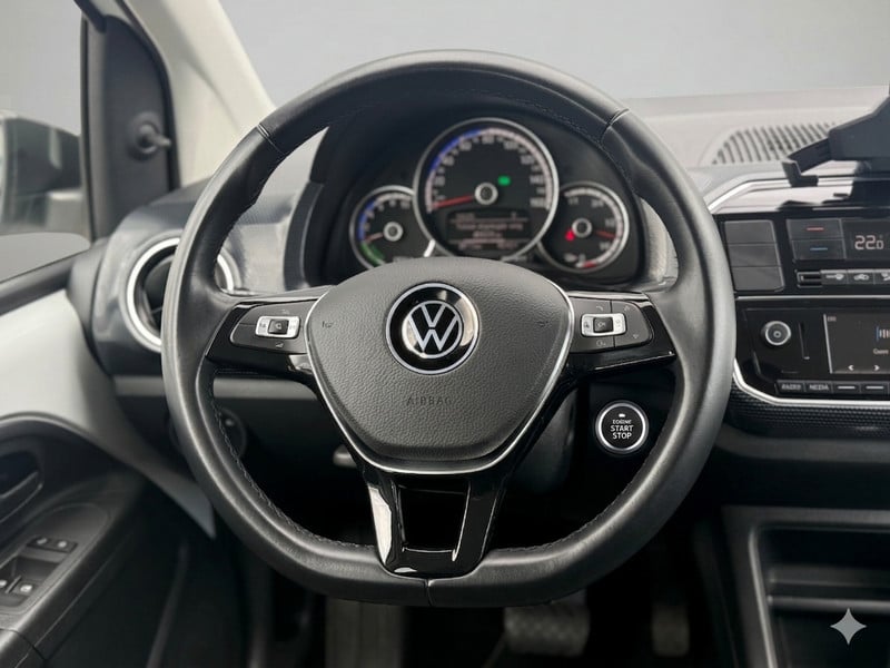 53536243-8.jpg