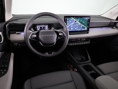 53676383-5.jpg