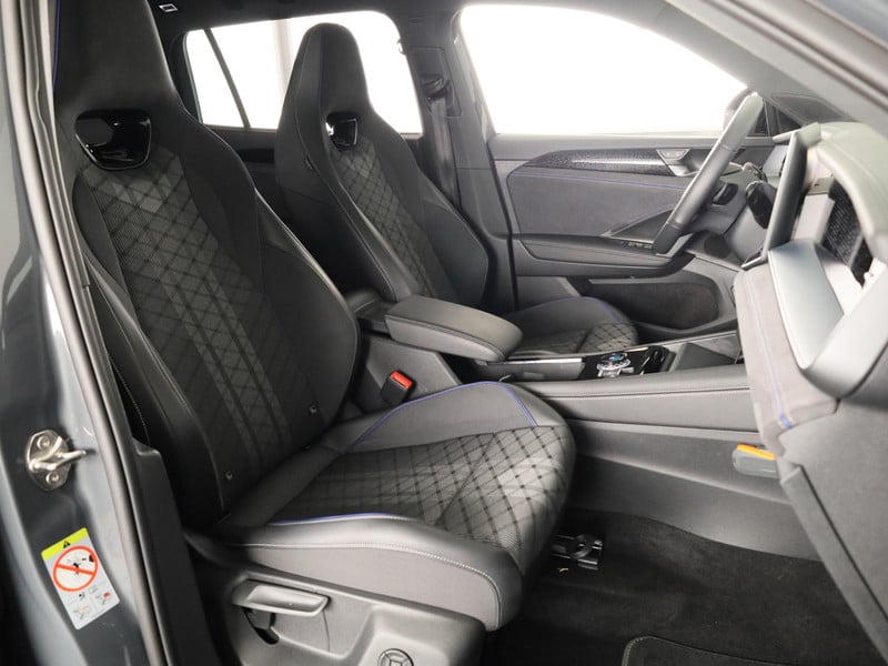 53682035-33.jpg