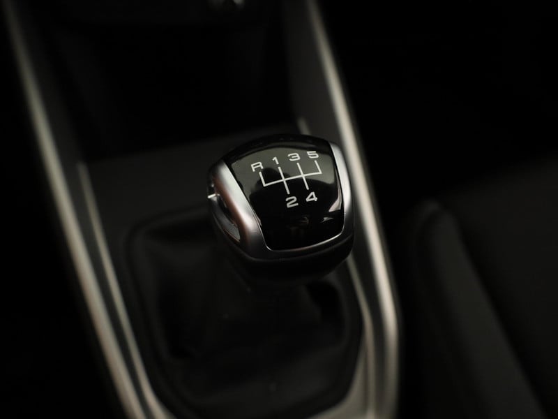 53699232-25.jpg