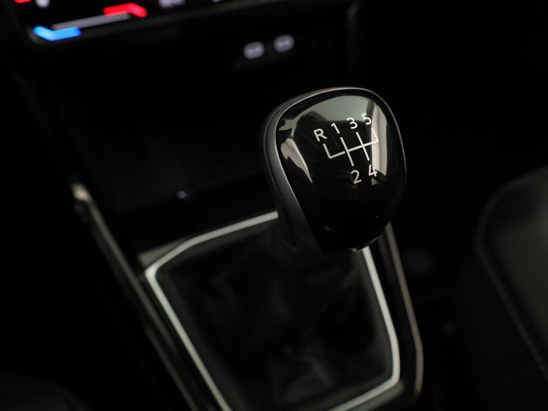 53717015-26.jpg