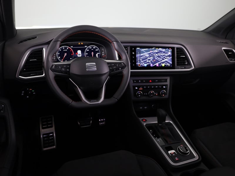 53893250-4.jpg