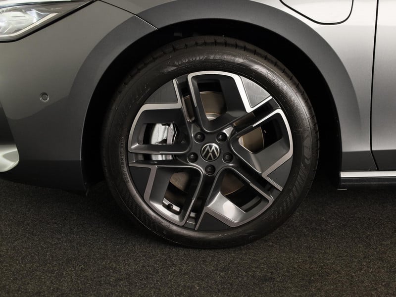 53904771-18.jpg