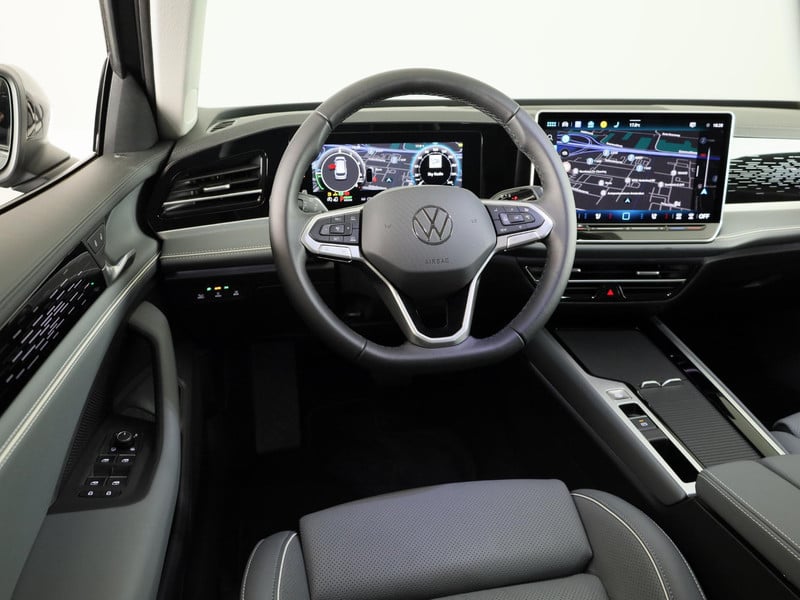53904771-9.jpg