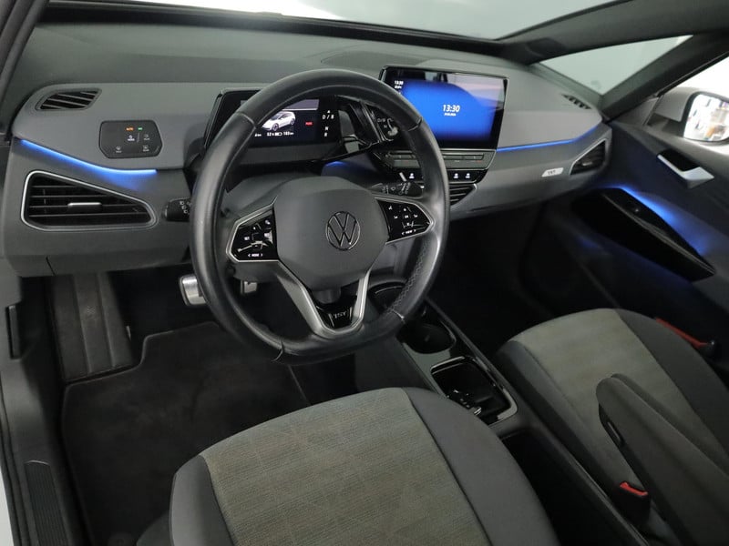 53904797-8.jpg