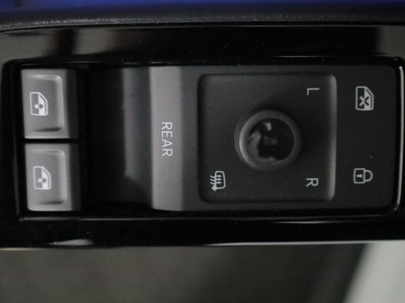 53904797-24.jpg
