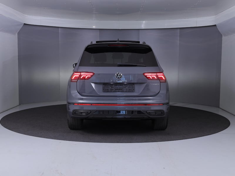 53905205-26.jpg