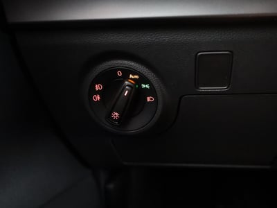 53910475-12.jpg