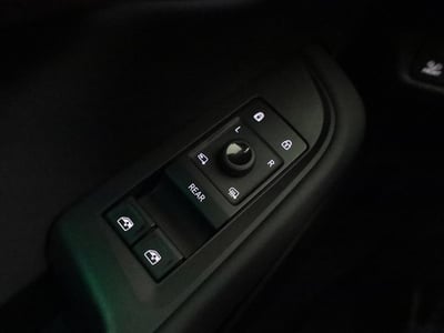 53925638-29.jpg