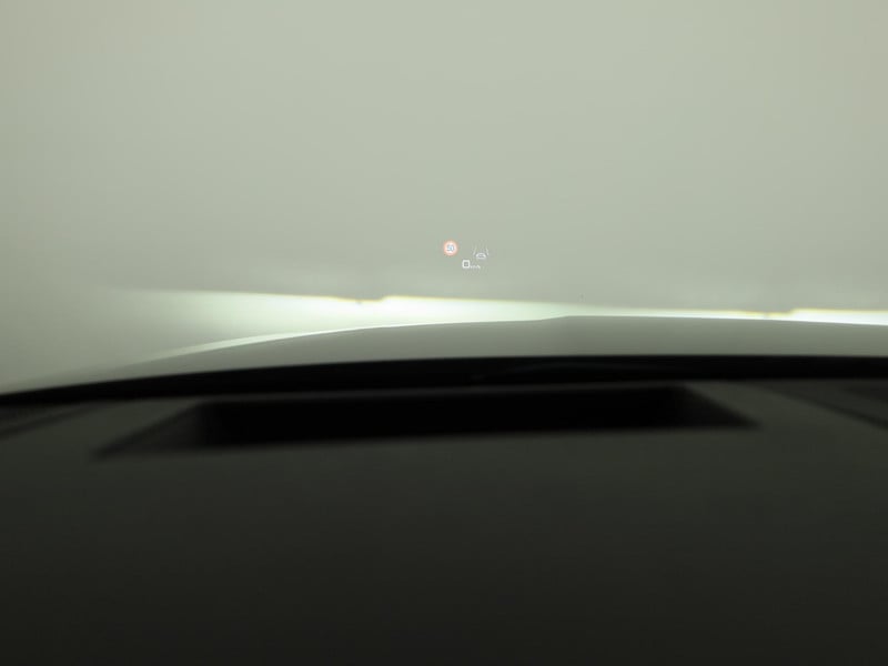 53927620-9.jpg