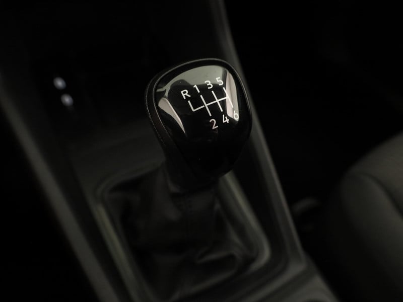 53970897-25.jpg