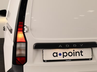 53970897-18.jpg