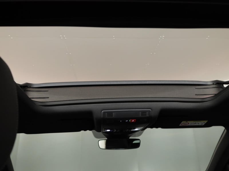 53983749-15.jpg