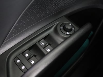 53987671-34.jpg