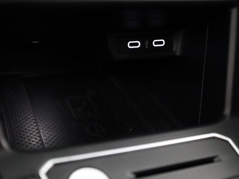 54067169-23.jpg
