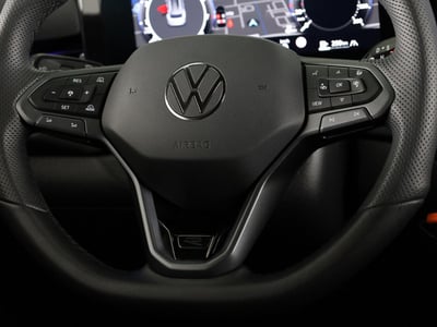 54115718-29.jpg