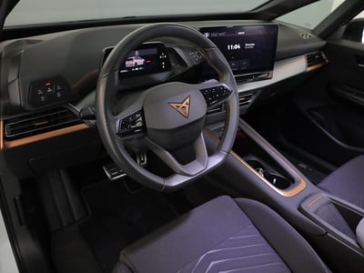 54199386-8.jpg