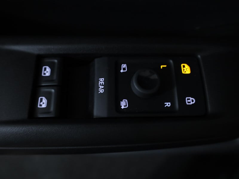 54215664-24.jpg