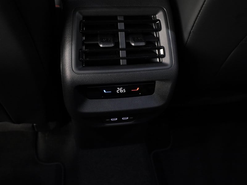 54256387-20.jpg
