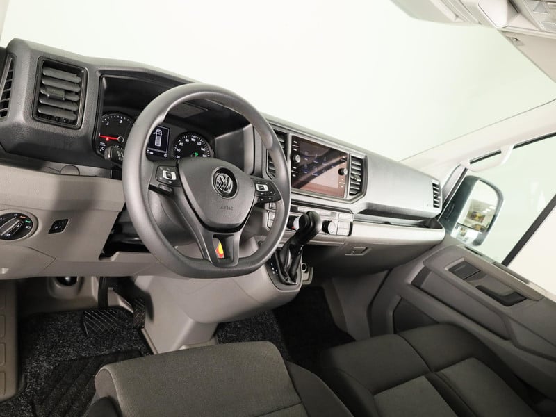 54378670-6.jpg