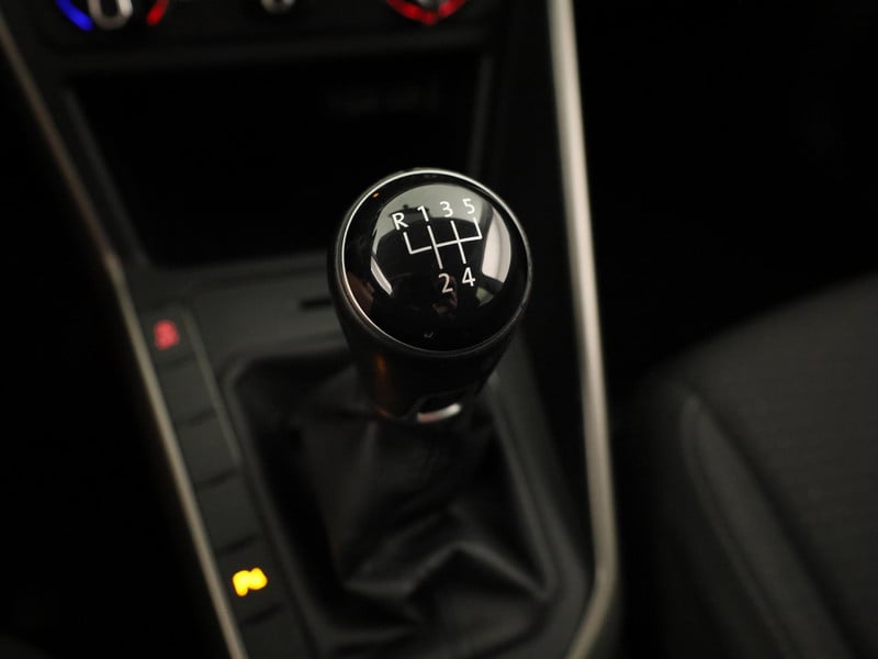 54379003-23.jpg