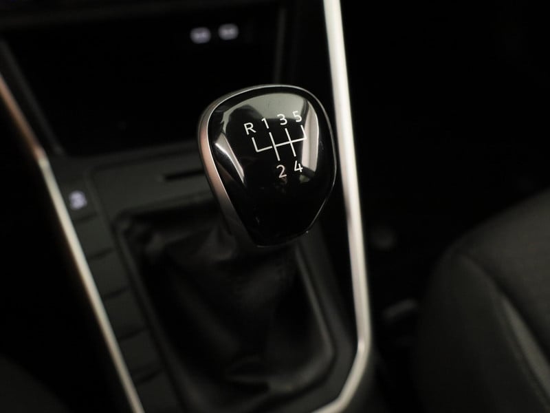 54387246-25.jpg